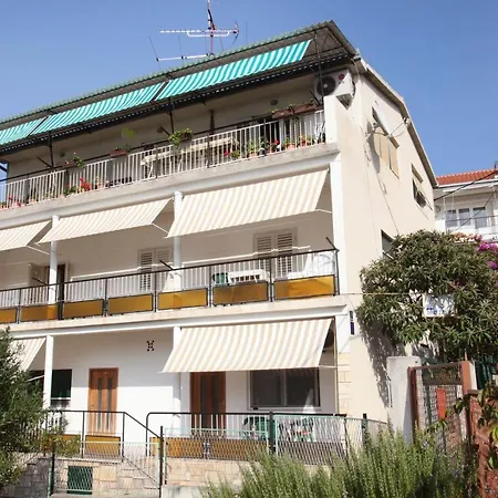 15011a Apartment *